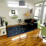 London -2 Bedroom - Breathtaking Views London Skyline Canary Warf