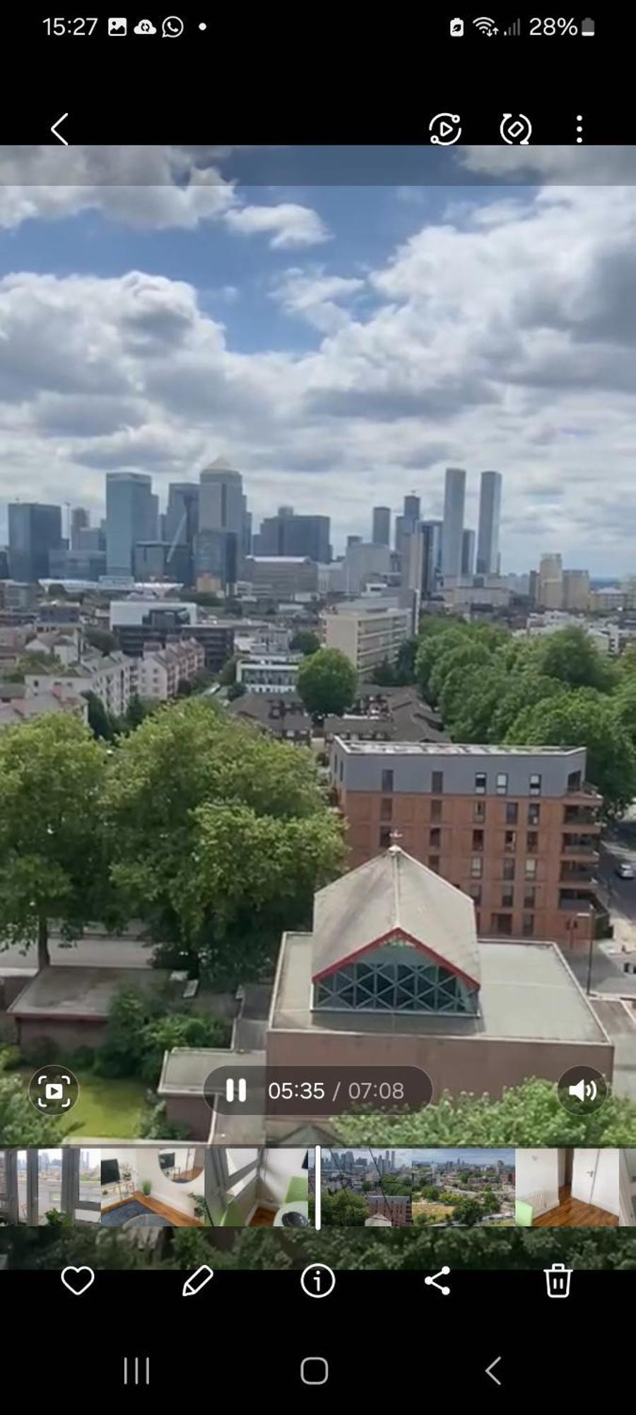 Apartment -2 Bedroom - Breathtaking Views Skyline Canary Warf London