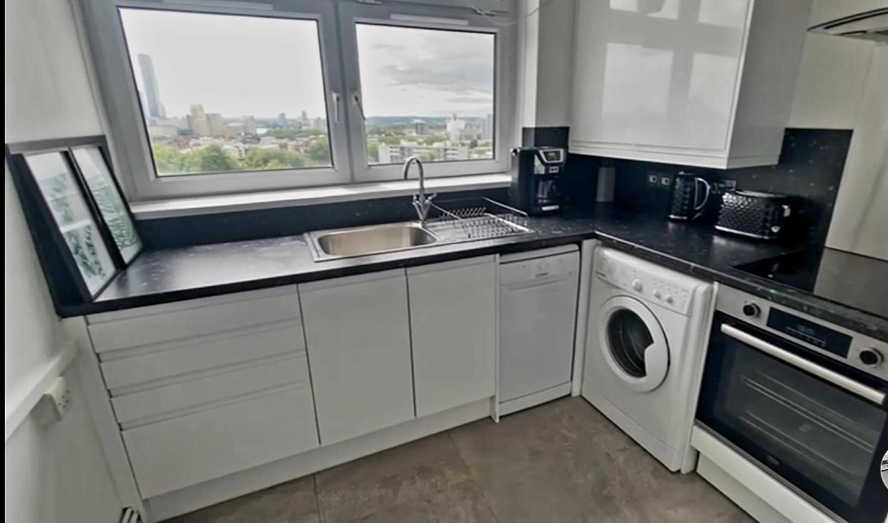 -2 Bedroom - Breathtaking Views Skyline Canary Warf Apartment London