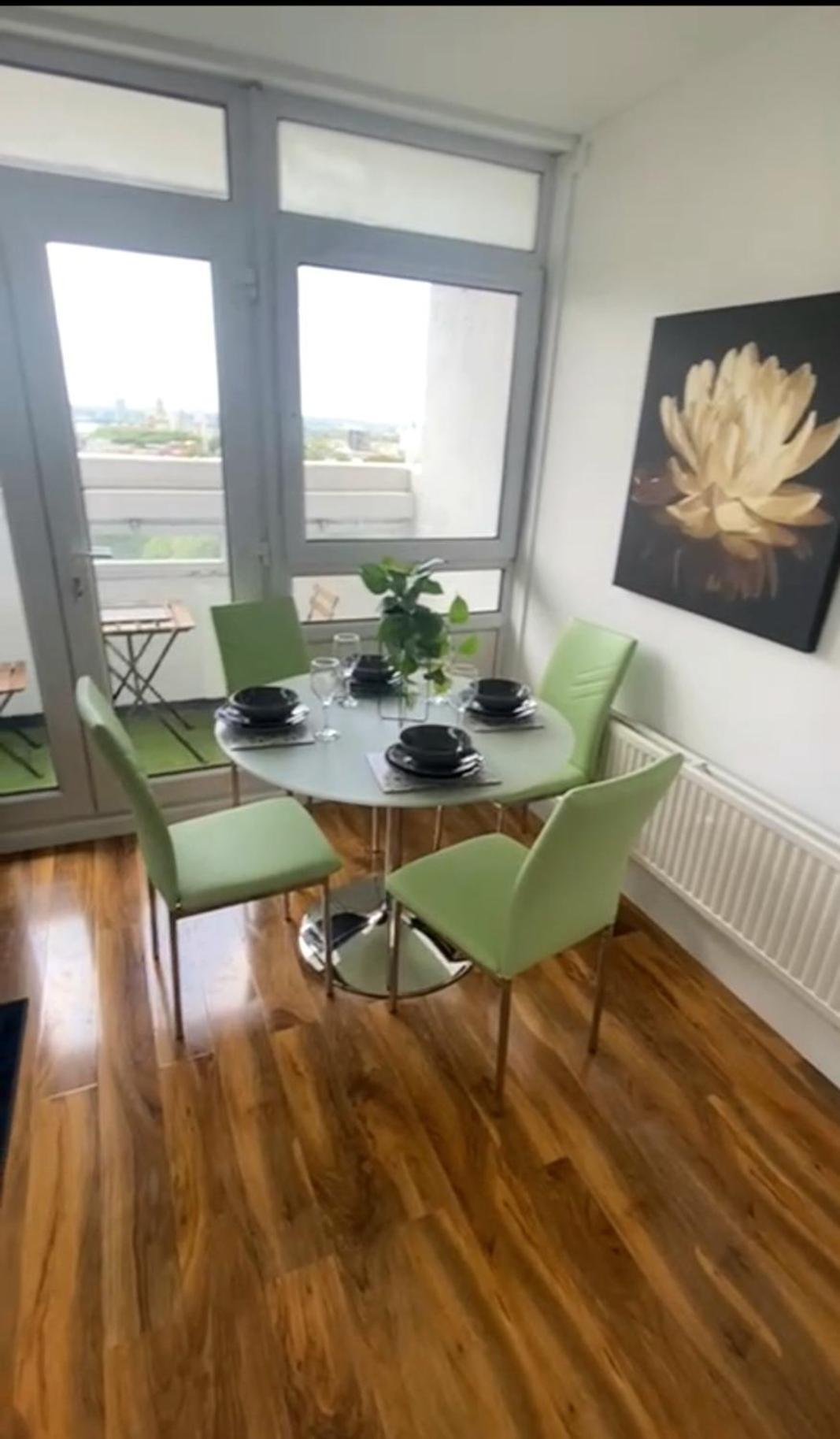 Apartment -2 Bedroom - Breathtaking Views Skyline Canary Warf