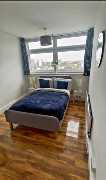 Apartment -2 Bedroom - Breathtaking Views Skyline Canary Warf *